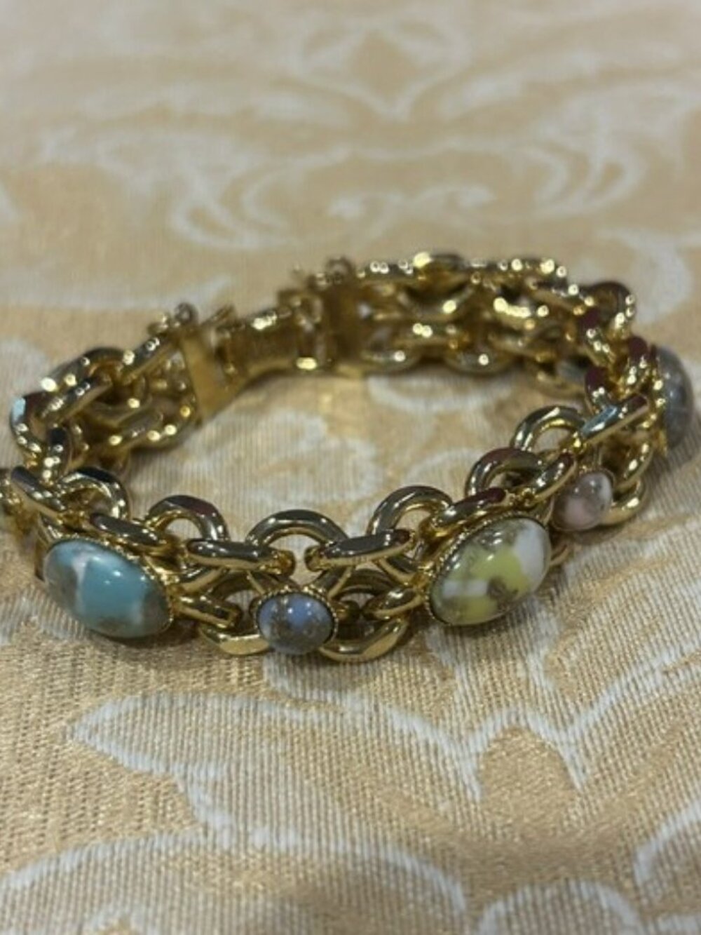 VINTAGE “Easter Egg” Pastel Stone Gold Link Chunky BRACELET with Safety Chain - Picture 8 of 9
